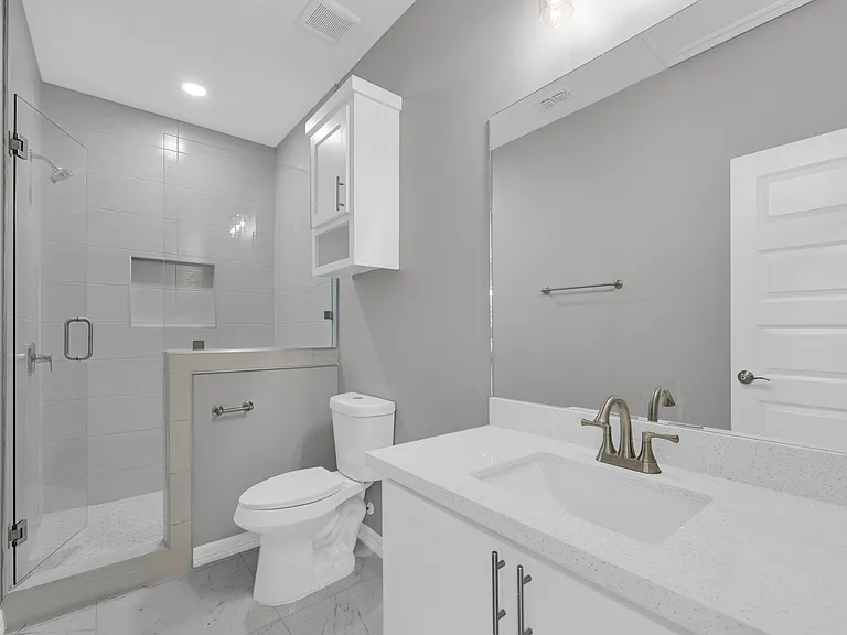 103 S Dove St #C — Photo 5