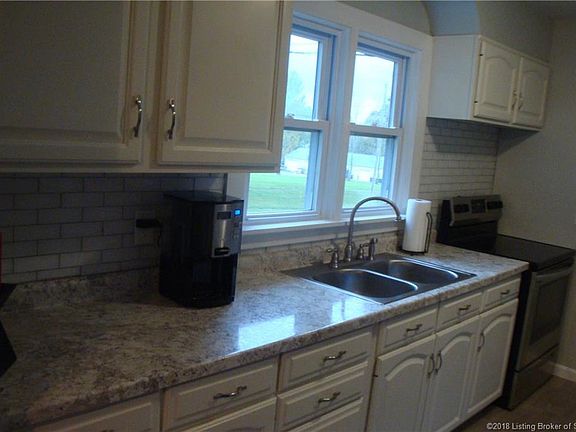 3rd image of 1114 E Market St