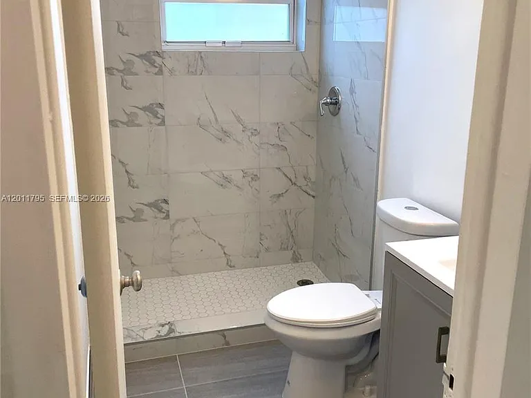 601 S 19th Ave #7 — Photo 13