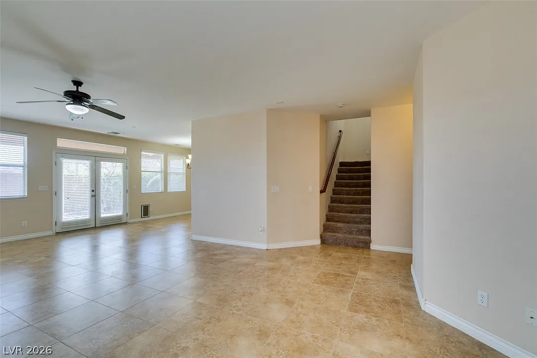 4 bed, 2.5 bath, 2066 sqft, $2,400 — Photo 4