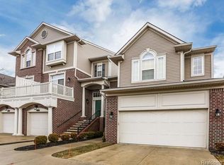 7406 Brookberry Ct #1, West Bloomfield, MI 48322