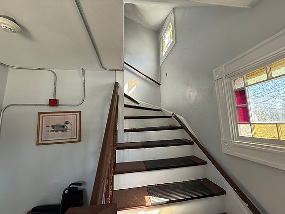 5th image of 190 Waterman Ave #2R