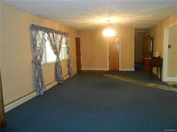 Large living room/Den