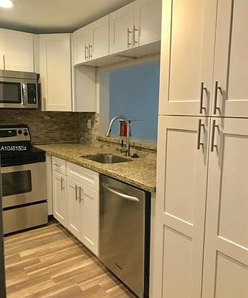 5th image of 1820 N Lauderdale Ave APT 3118