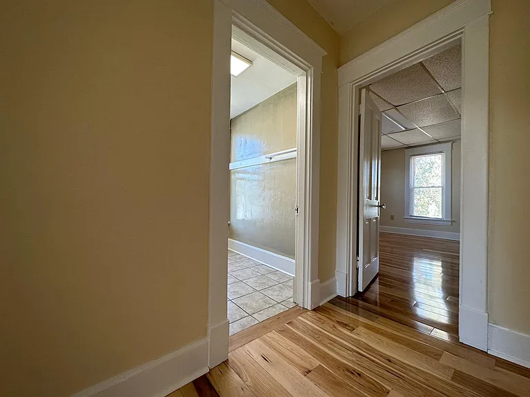 317 E 8th St #B — Photo 19