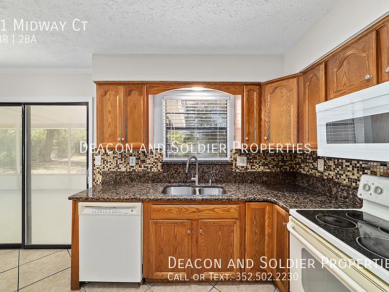 11 Midway Ct — Photo 10