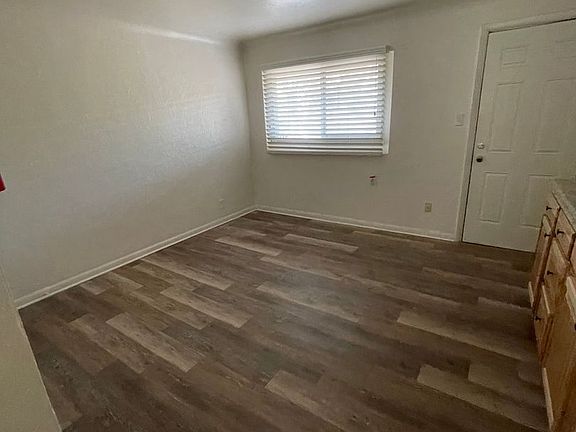 4th image of 808 22nd St #24