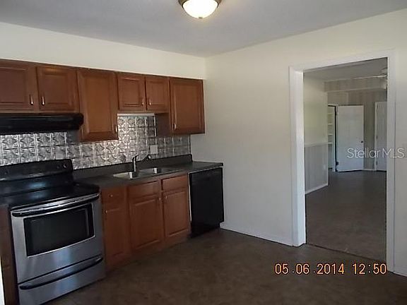 3rd image of 204 Callitris Ave