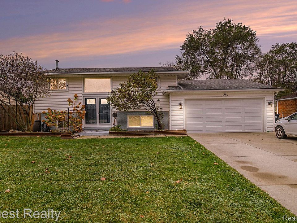 1st image of 38549 Trafalgar Way