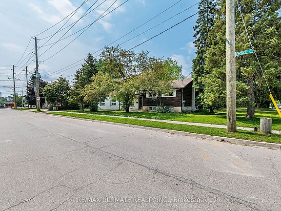 4th image of 367 Holly St N
