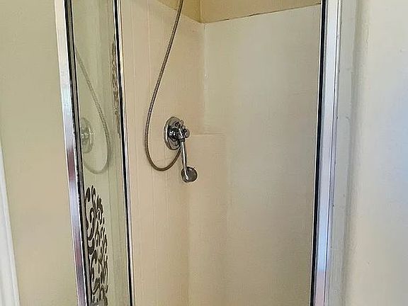 4th image of 6805 Cromarty Ln