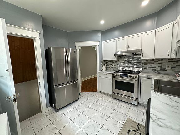 5th image of 4158 Barnett St