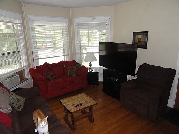 5th image of 57 S Pine Ave