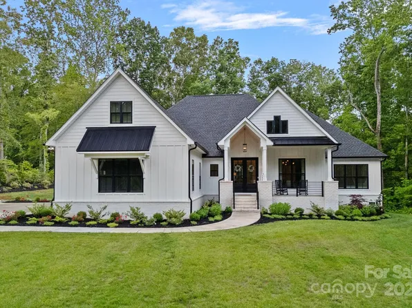 9564 Regent Dr, Davidson, NC 28036