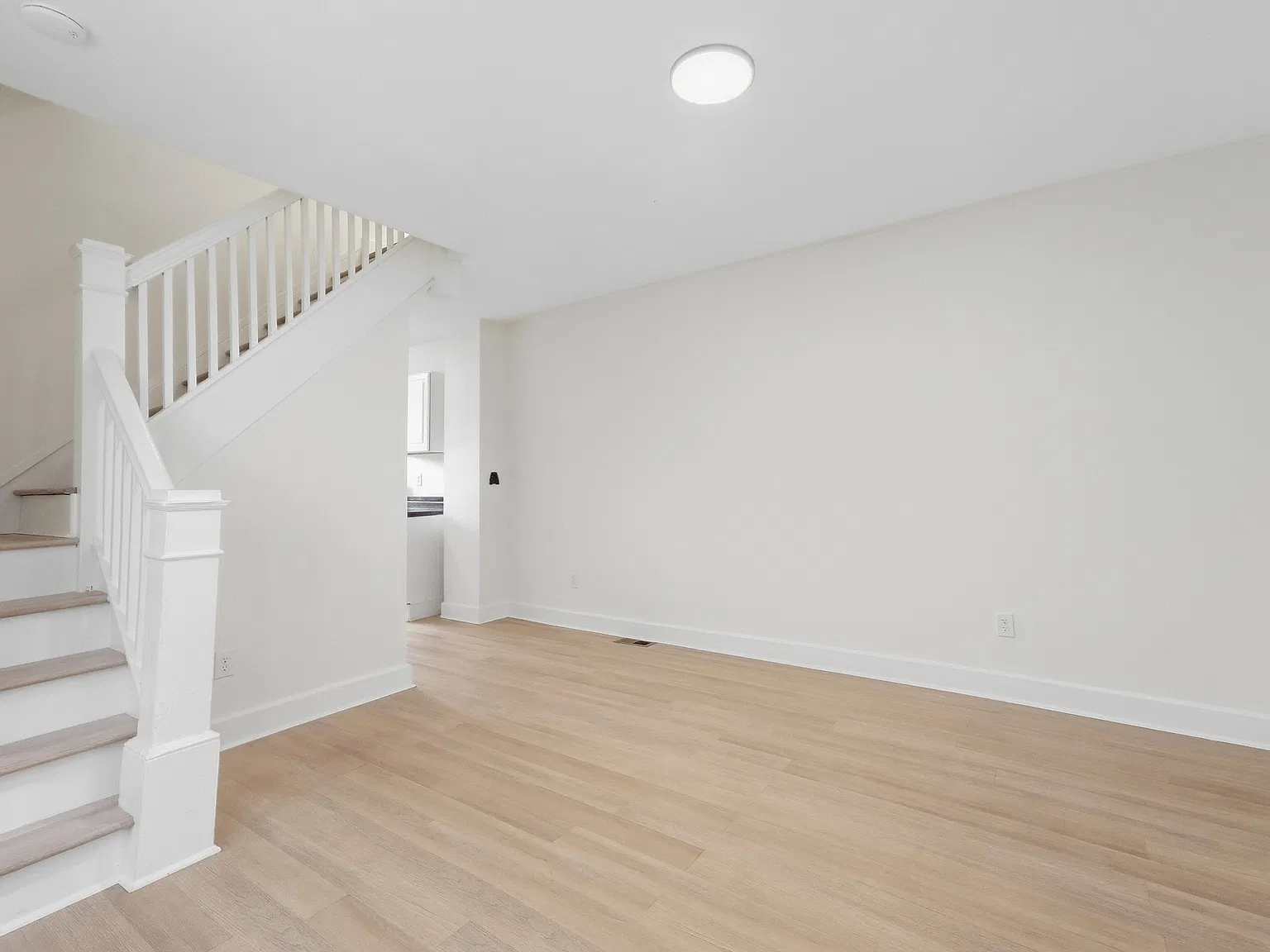 3 bed, 1.5 bath, 1400 sqft, $1,775 — Photo 4