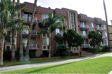 3rd image of 210 S La Fayette Park Pl APT 212