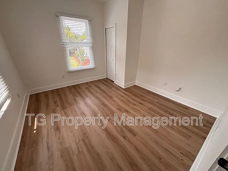 30 Sanford St #B — Photo 13