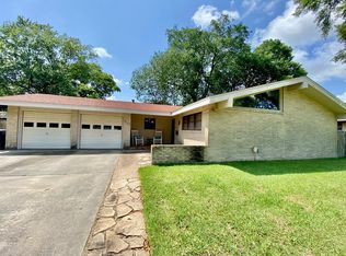 7111 Willow Oak, Groves, TX 77619