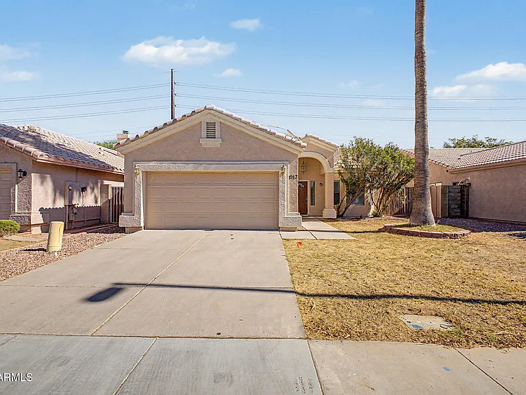 1913 E Marquette Dr — Photo 1