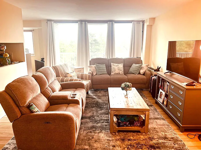 2500 N Van Dorn St #401 — Photo 7