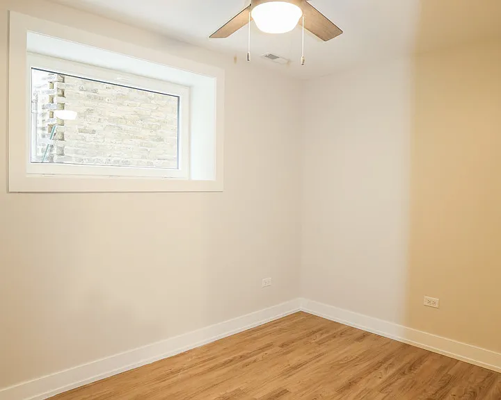 2230 W Wilson Ave #G — Photo 9