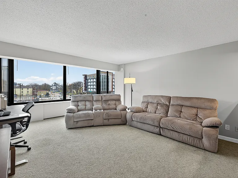 207 5th Ave SW #202 — Photo 21