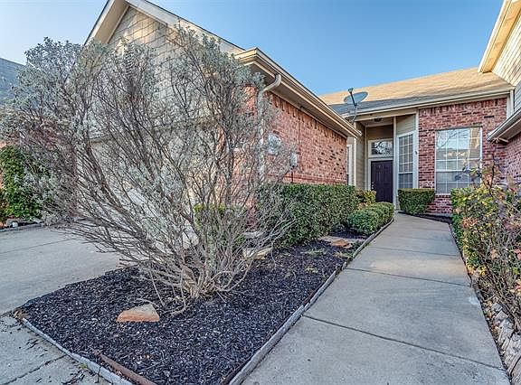2nd image of 2905 Cranston Pl