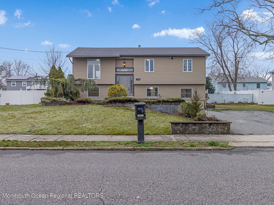1st image of 828 Ross Street
