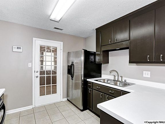 5th image of 118 Sugar Bluff Ln NW
