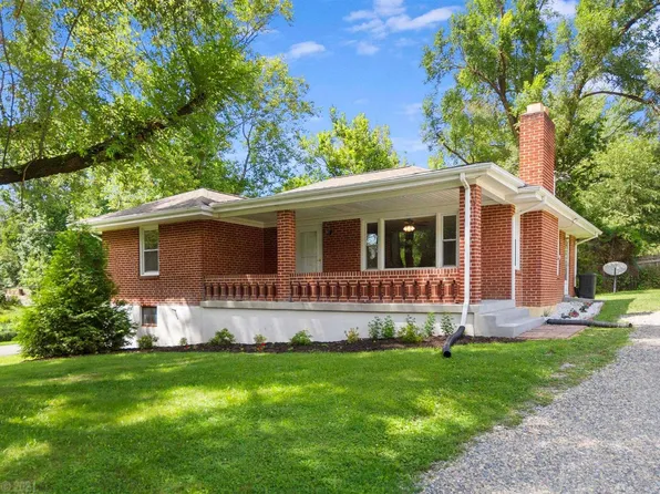 939 Locust St, Pulaski, VA 24301