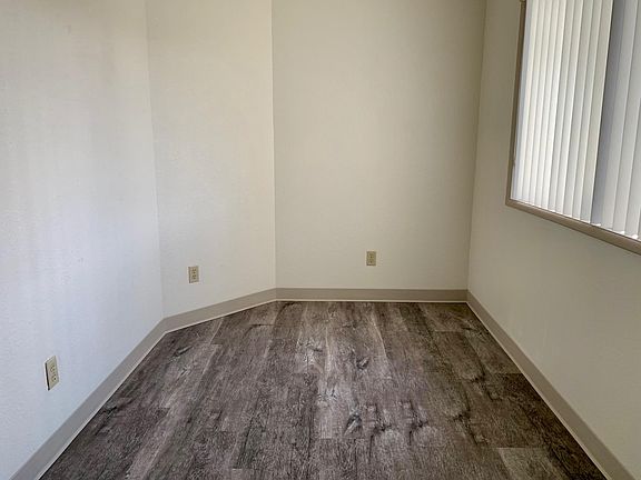 3rd image of 1010 Douglas St Ste A4
