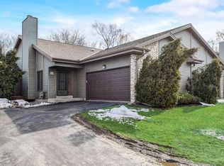 W131N8122 Country Terrace Ln, Menomonee Falls, WI 53051