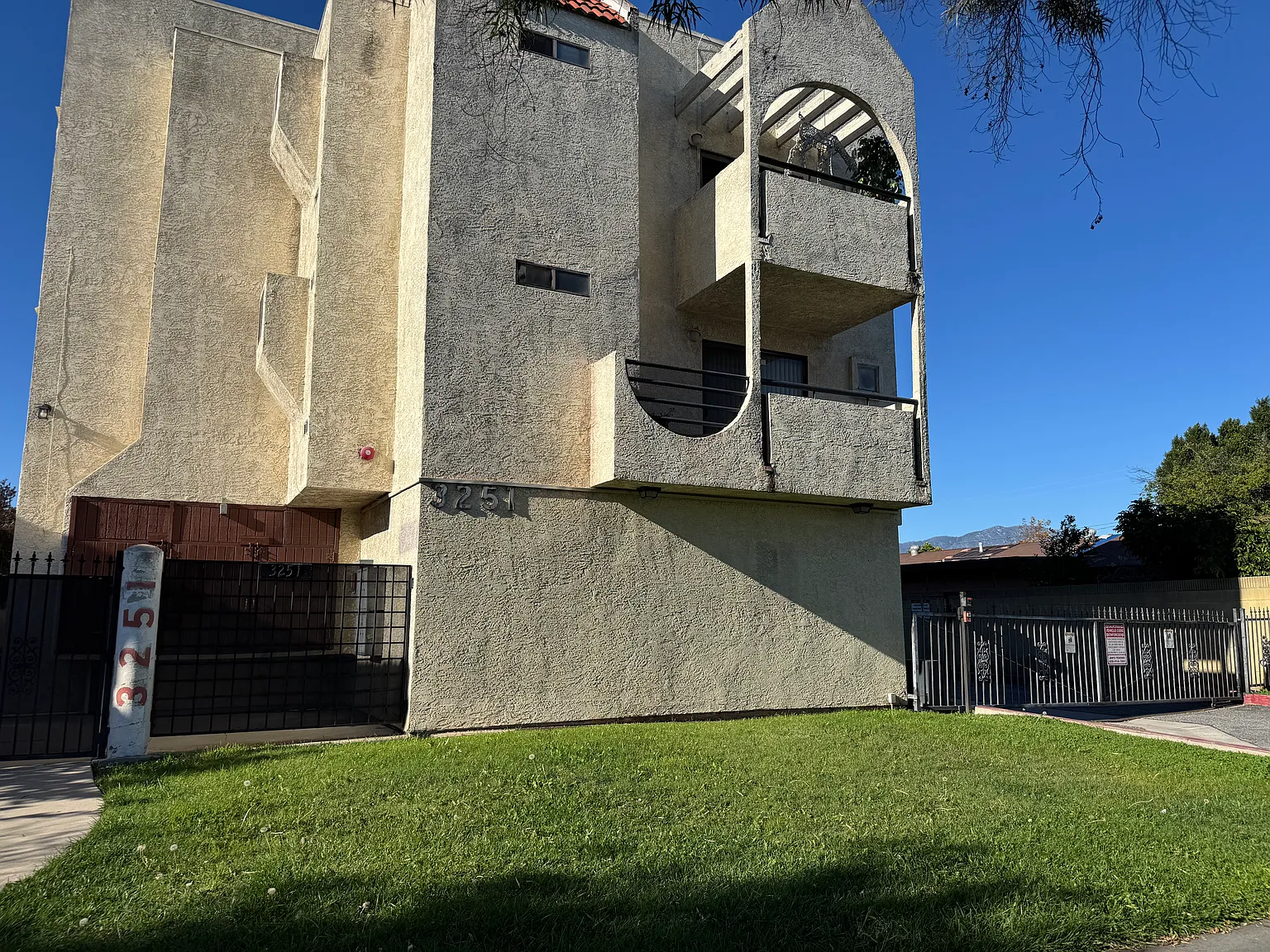 3251 Baldwin Park Blvd — Photo 2