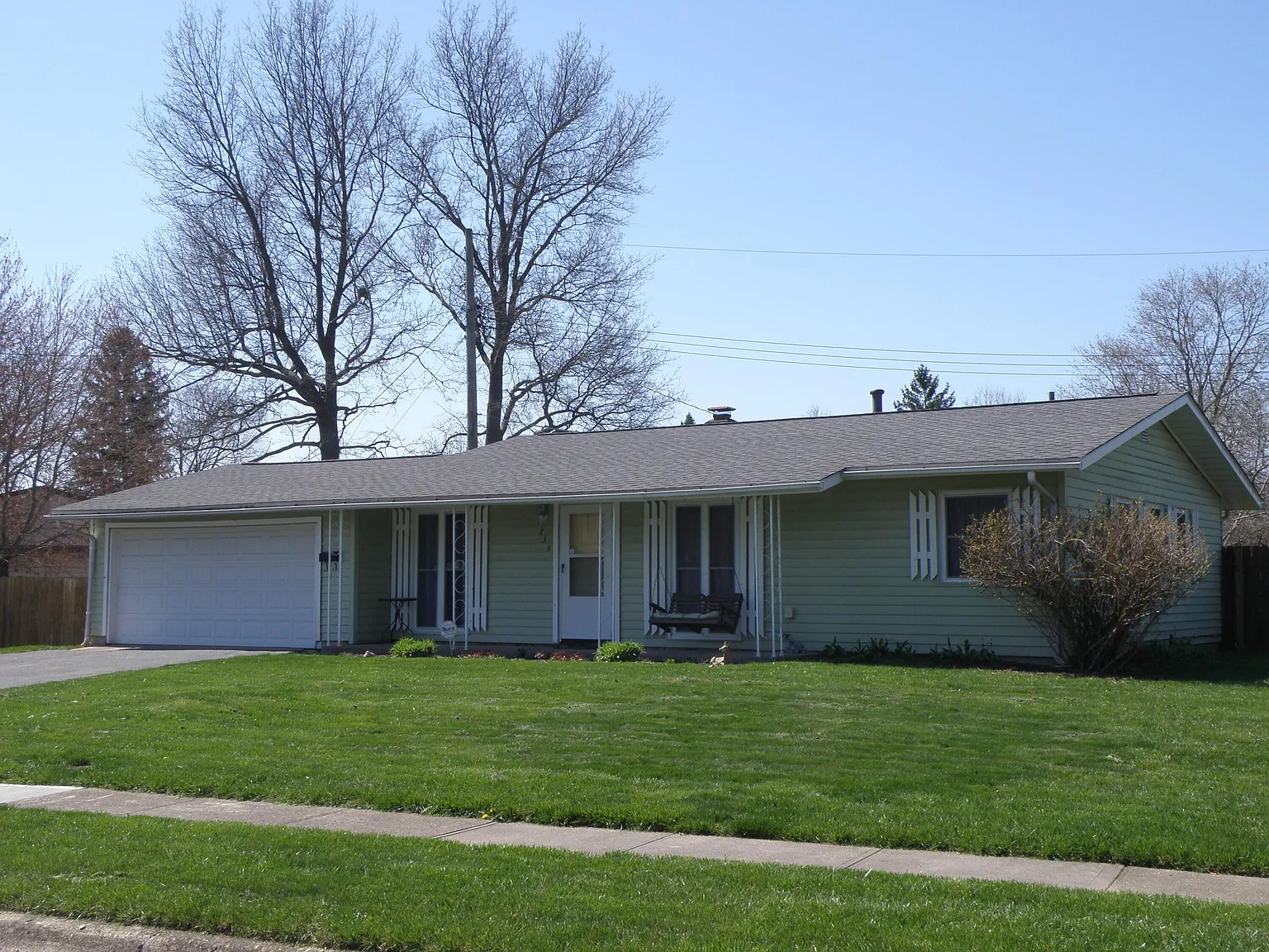 733 Gilmore Dr photo 1