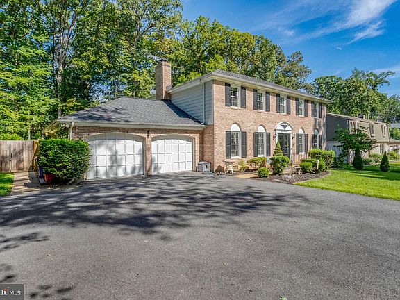 3rd image of 3237 Riverview Dr