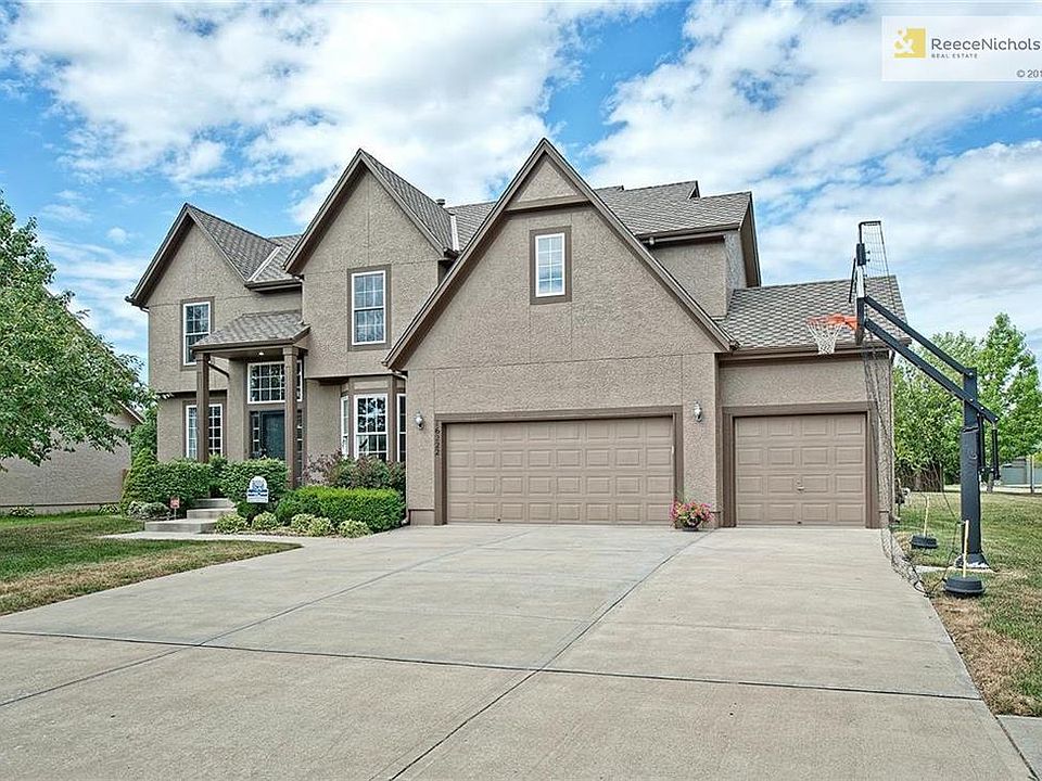 Stucco Exterior on all 4 sides! Straight Full 3rd Driveway at 3rd Car.  Large Corner Lot