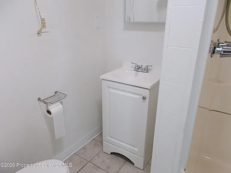 711 Pittston Ave #1B — Photo 6