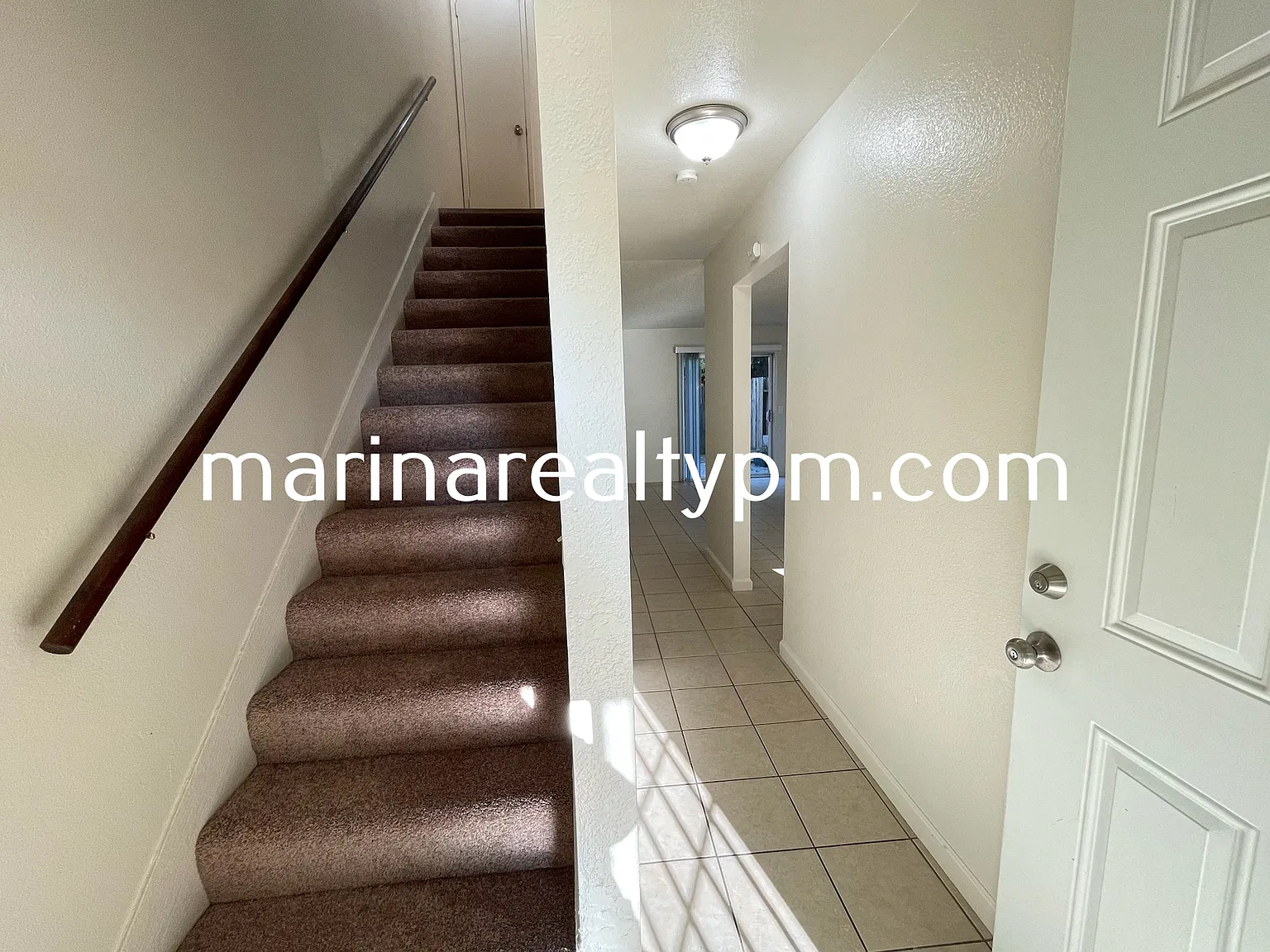 2 bed, 1.5 bath, 900 sqft, $1,900 — Photo 2