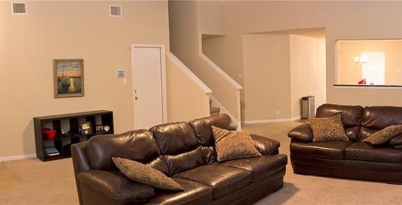 2nd image of 118 Hawkins Ct