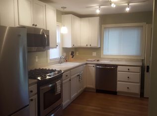 5994 S 32nd St, Greenfield, WI 53221