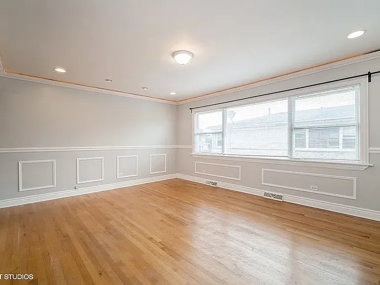 8610 W Summerdale Ave #3N — Photo 2