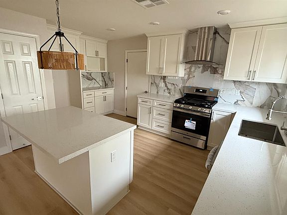 3rd image of 273 Riverside Drive