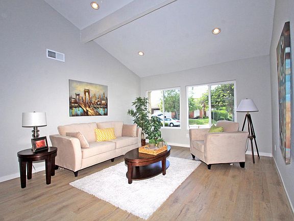 2nd image of 3224 Stella Ave