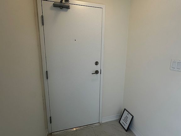 5th image of 145 Tapscott Rd #18