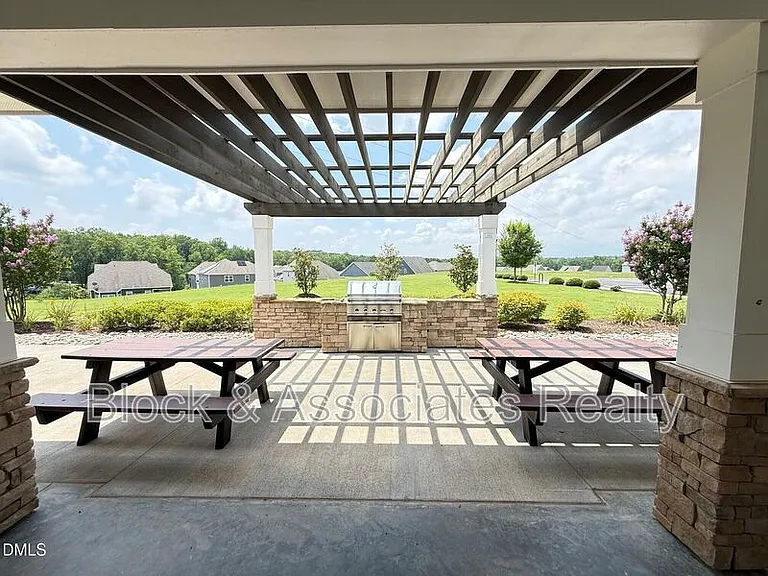 537 Austin View Blvd — Photo 44