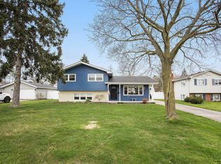 1300 Briarwood Dr, Port Huron, MI