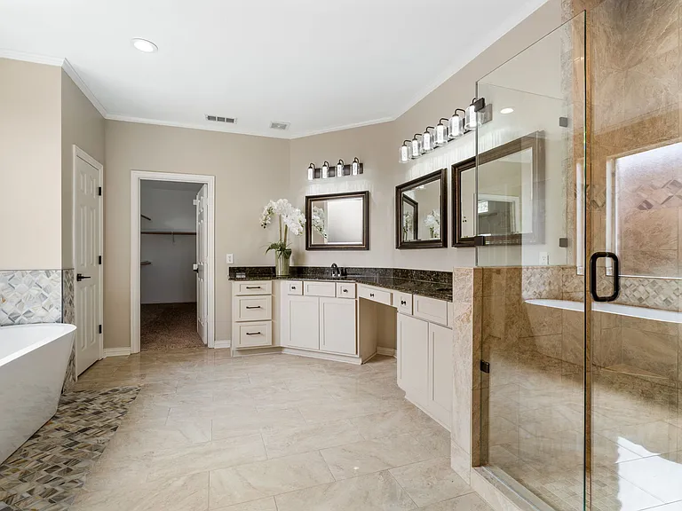 684 Hollow Cir — Photo 16