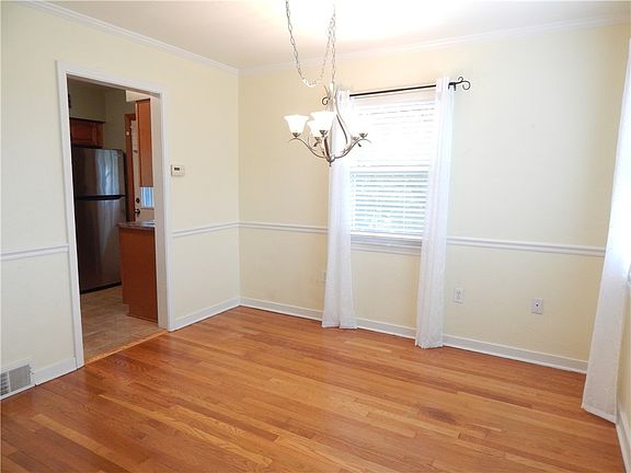 3rd image of 111 Wedgewood Dr