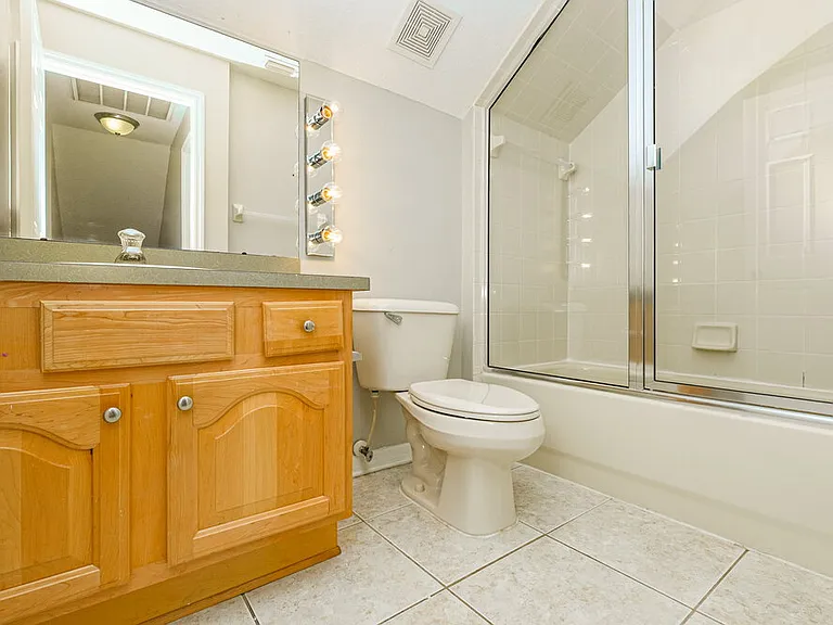 1818 Horsechestnut Ct — Photo 16