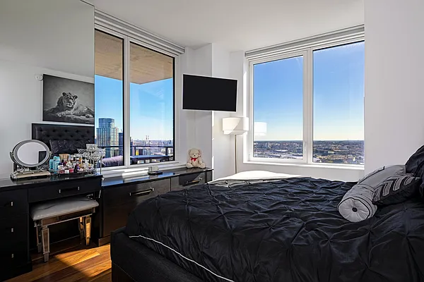 Sold by Compass | media 6